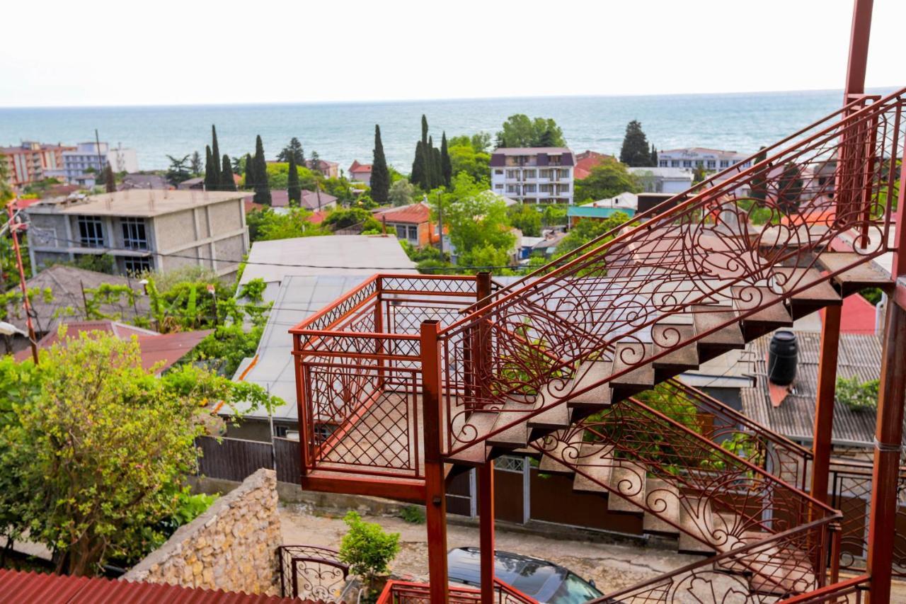 Hometel 4 Friends Gagra Extérieur photo
